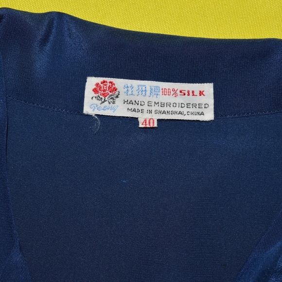 Vintage Blouse Silk PEONY. Hand Embroidered. Made in Shanghai, China. 1950s - Picture 10 of 11